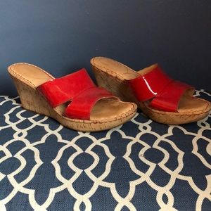 Born Red patent leather wedge sandal Size 9